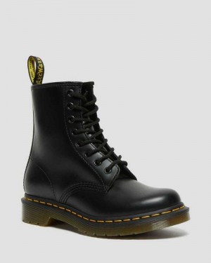 Black Dr. Martens 1460 Smooth Leather Lace Up Boots | EMTGV2091